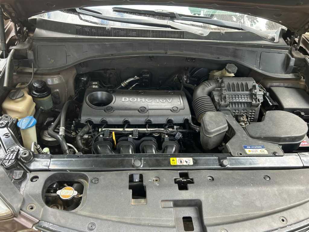 A picture of Hyundai Santa FE 2014