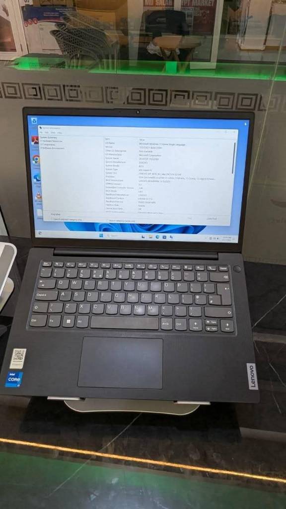 A picture of lenovo i3