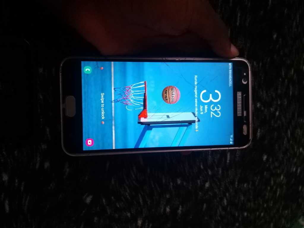A picture of Samsung galaxy j7 refine 