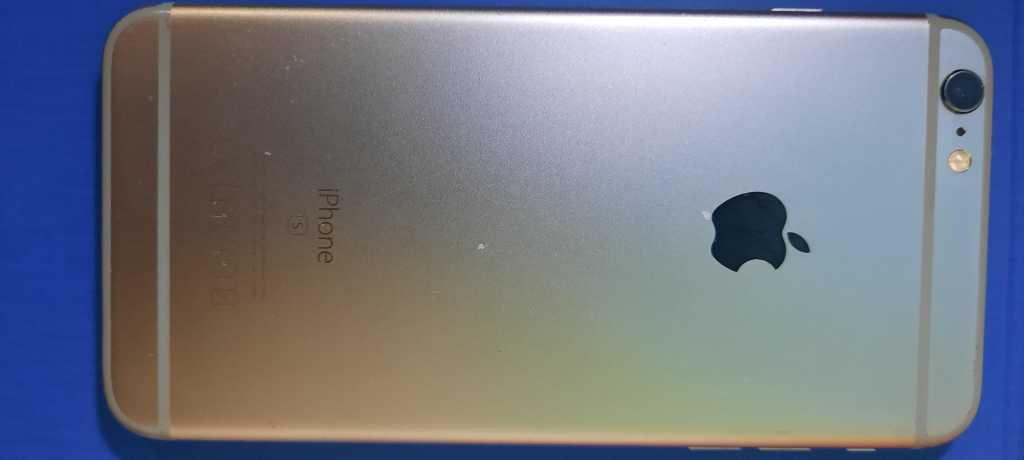 A picture of Iphone 6s Plus