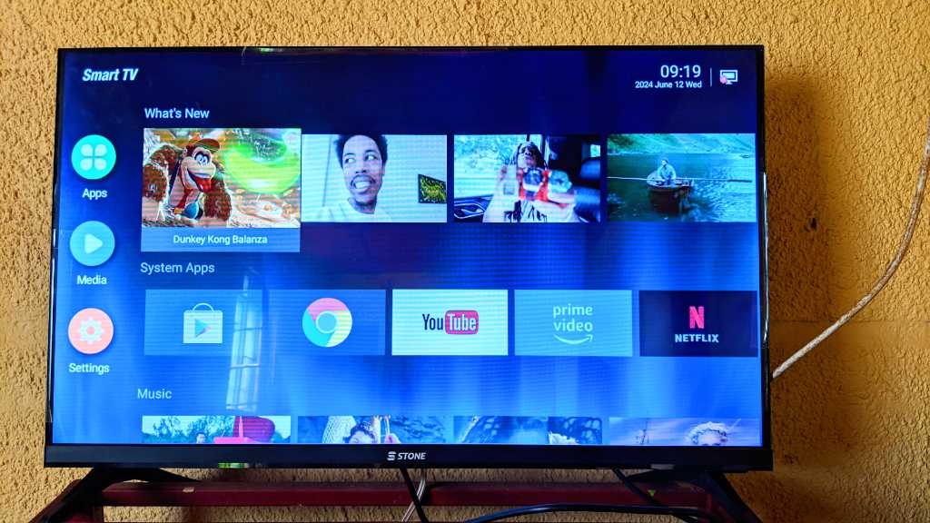 Quick deal (E Stone Smart Tv, Sonac speakers and canal + and canal sat) 
