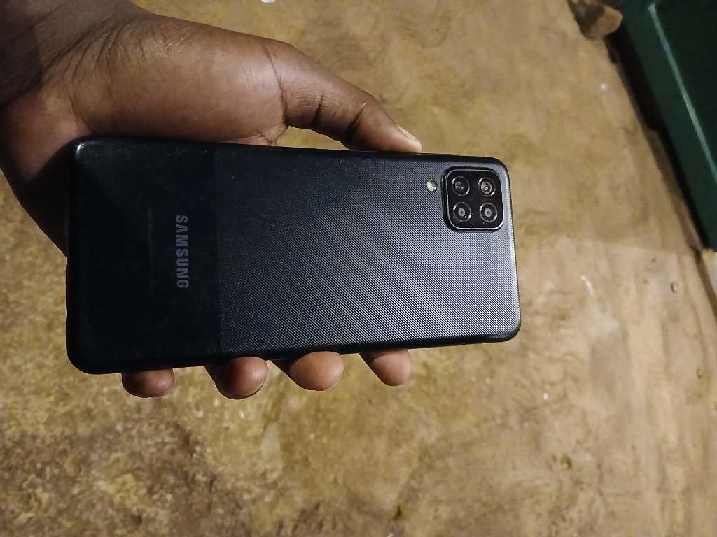 A picture of Samsung Galaxy A12 4gb 128gb