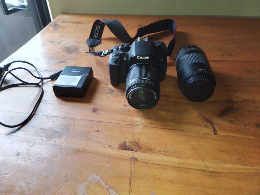 A picture of Camera EOS700 D