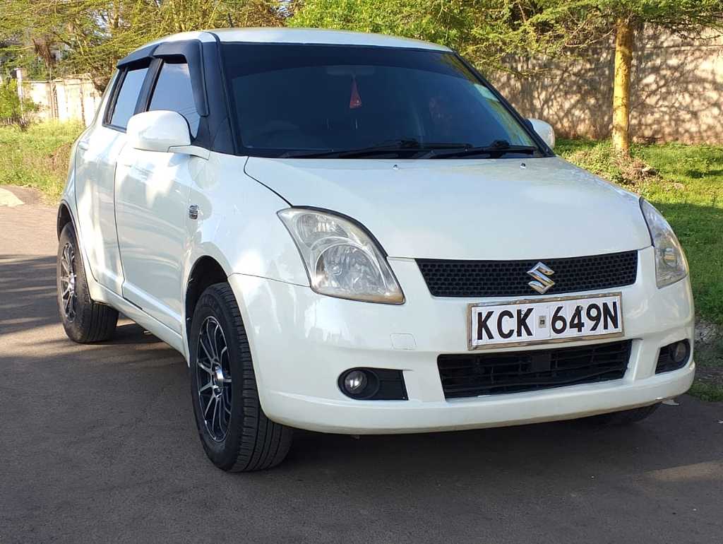 A picture of SUZUKI SWIFT YEAR 2010 FOR SALE