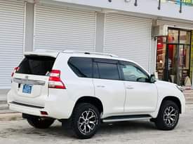 A picture of Make TOYOTA Model LAND CRUISER PRADO