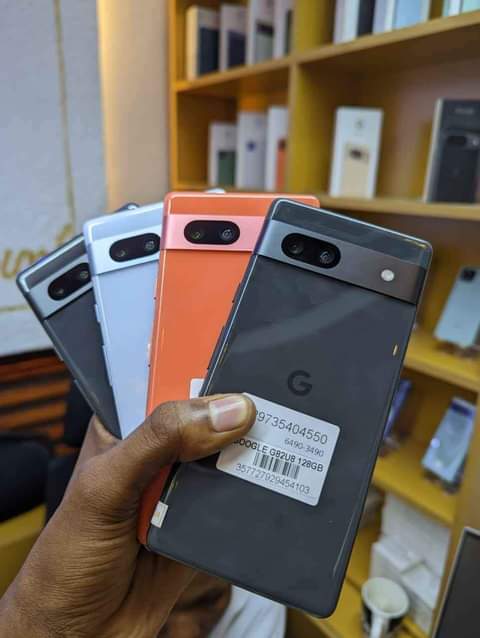 A picture of Google pixel 7 gb 128 ram 8 Clean sana used