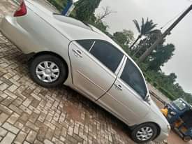 A picture of Toyota Camry 04
