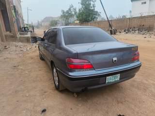 A picture of Peugeot 406 automatic transmission