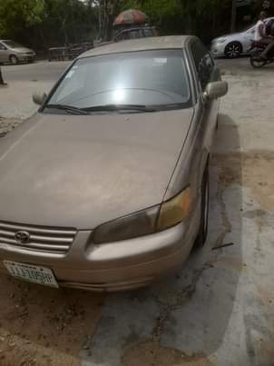 A picture of Toyota Camry 1999