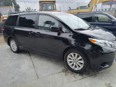 A picture of 2012 SIENNA FEW MONTHS USED FIRST BODY 9 5m to