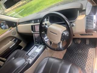 A picture of Ranger rover vogue 2015