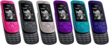 A picture of Nokia 2220 slide phone .....Whatsapp 256788064934