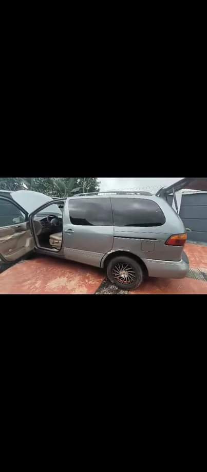 A picture of Toyota sienna