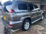 A picture of 2005 TOYOTA LANDCRUISER PRADO
