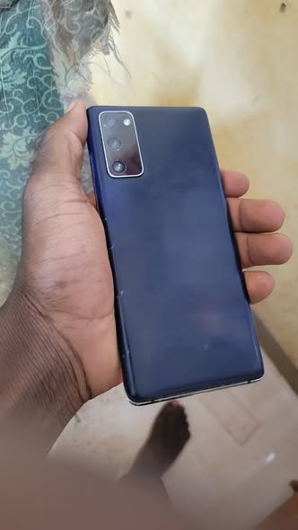 A picture of S20 fe