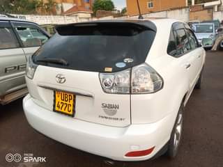 A picture of TOYOTA HARRIER 2016 2 4 CCC VVTI PETROL AUTOMATIC