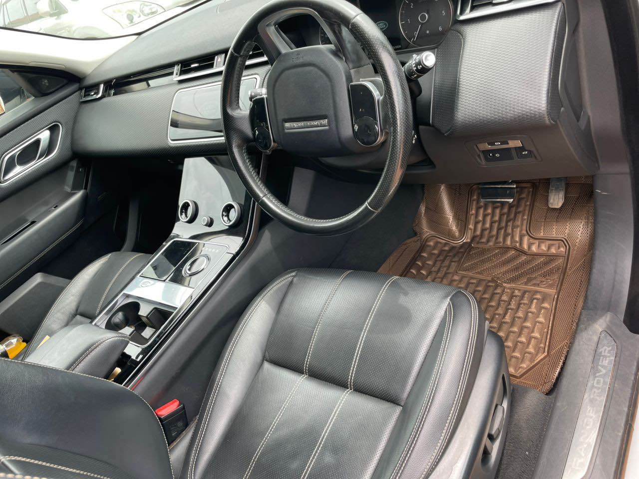 A picture of 2018 Range Rover Velar Call 0709446672 0765424123