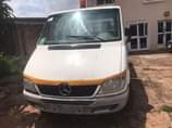 A picture of Mercedes pick up