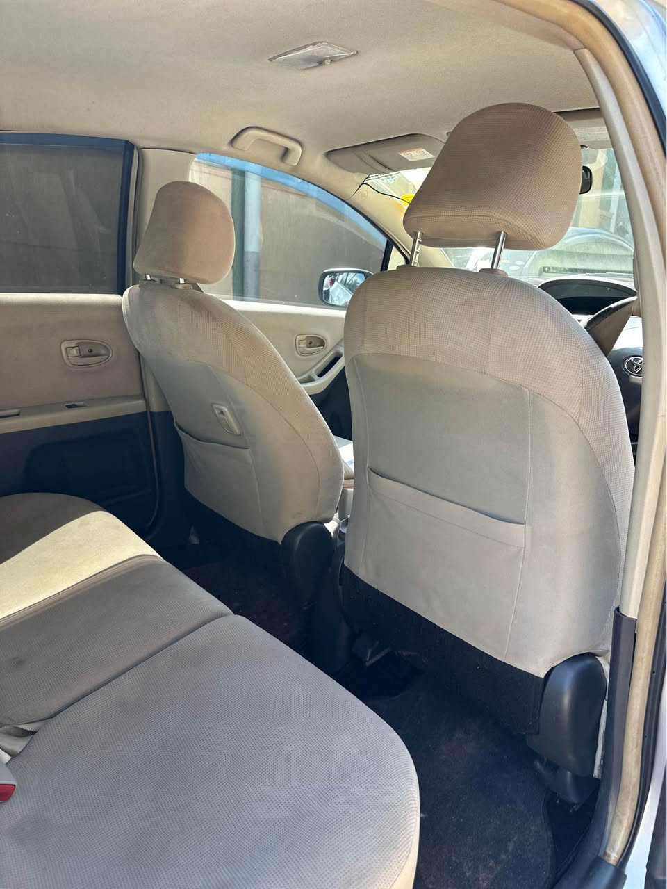 A picture of Toyota Vitz 1 3cc