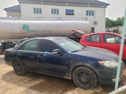 A picture of Toyota camry 2004 model available for sale lesser price