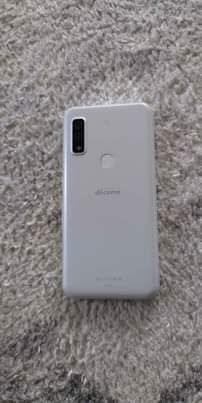 A picture of Arrows5G aqous F51b ram 6 gb storage 64gb