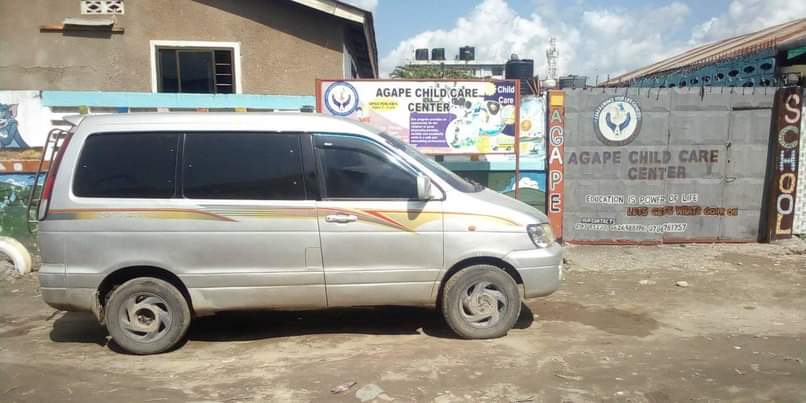A picture of TOYOTA NOAH