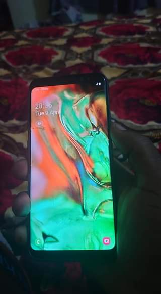 A picture of mapema samsng s8 pln gb64 creck azina mazala 110k no
