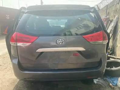 A picture of Used but not register 011 sienna Dealer market price 6m