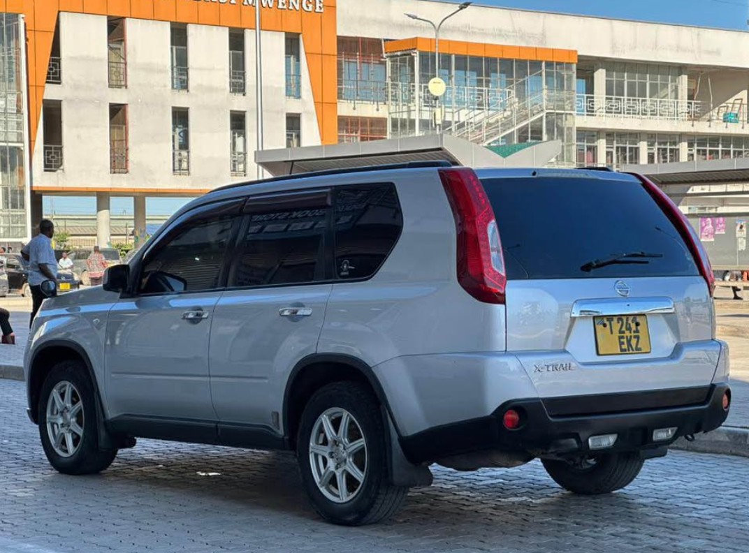 A picture of 2011 Nissan x trail