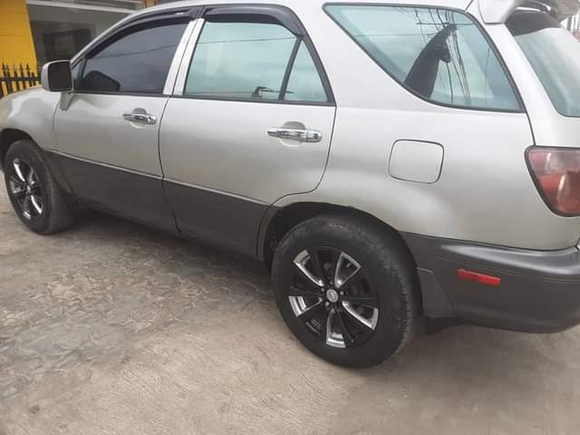 A picture of Super clean registered tokunbo standard Lexus RX300 2000 model AC