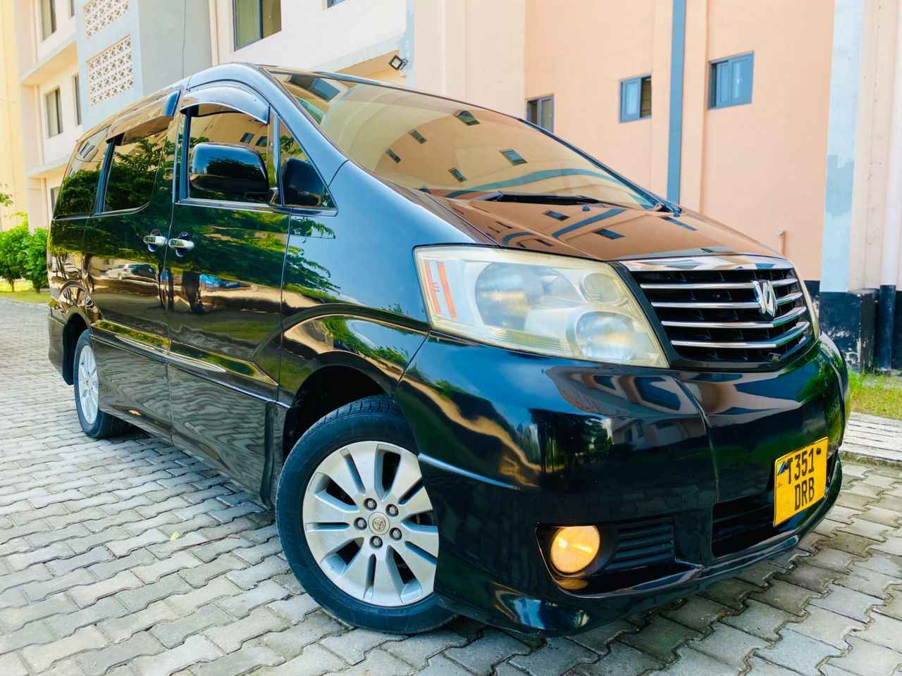A picture of Toyota alphard