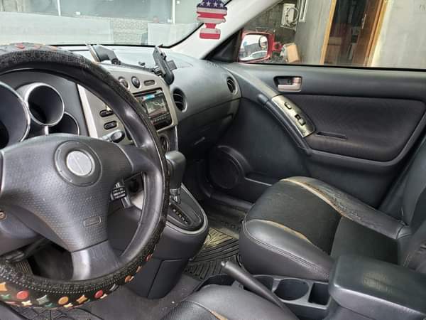 A picture of Pontiac vibe 2006 model Engine and gear sound Body is