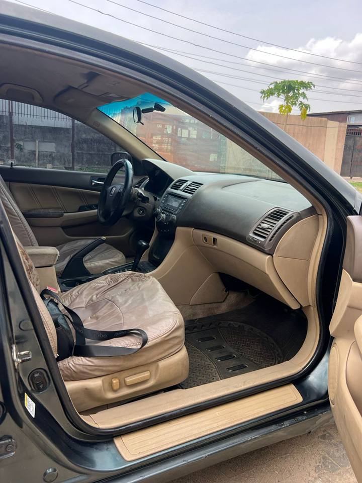 A picture of Partial first body 2005 Honda accord Iyana oworo