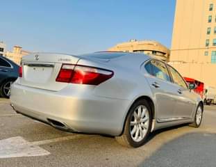 A picture of Lexus LS460