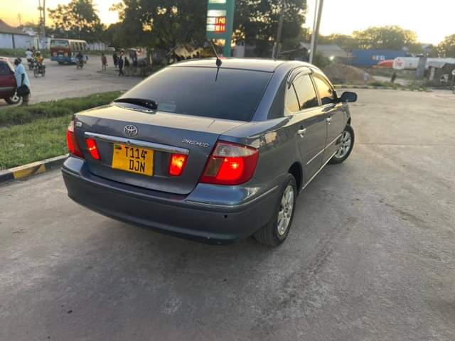 A picture of TOYOTA PREMIO