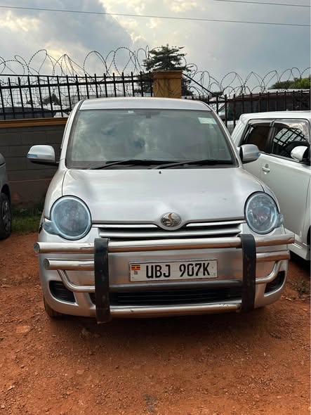 A picture of Toyota Sienta 2007 Model