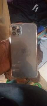 A picture of iPhone 11 promax Android version