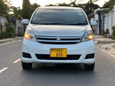 A picture of Toyota isis