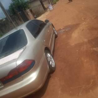 A picture of 2002 Honda Accord Gold