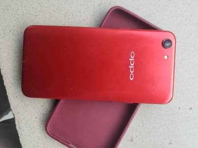 A picture of Oppo A83