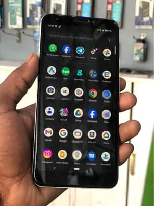 A picture of Google pixcel 3axl Gb 64 nipe 180k tu kamera kinanda