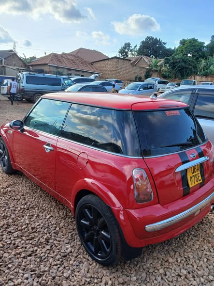 A picture of 2005 BMW mini cooper