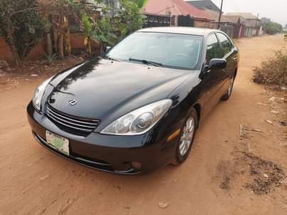 A picture of Lexus ES330