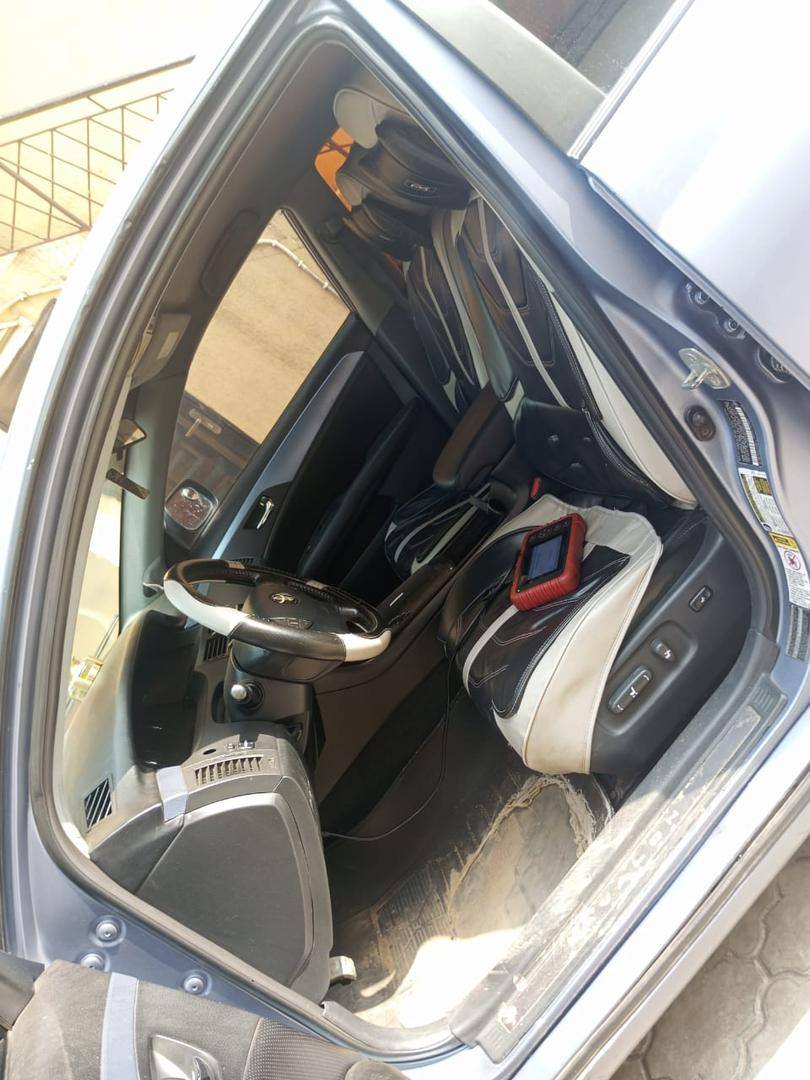 A picture of TOYOTA AVALON 2006