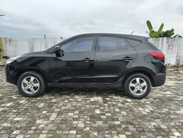 A picture of Hyundai Tucson 2011 model