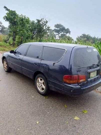 A picture of 1998 Toyota Camry 0000