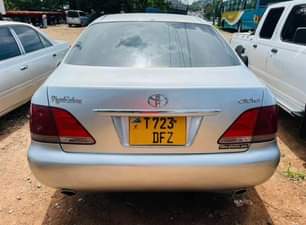 A picture of TOYOTA CROWN ATHLETE