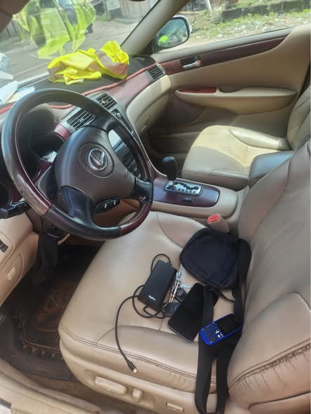 A picture of Dealers deal Lexus ES330 Ac gear and engine in good