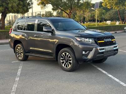A picture of TOYOTA PRADO 2011