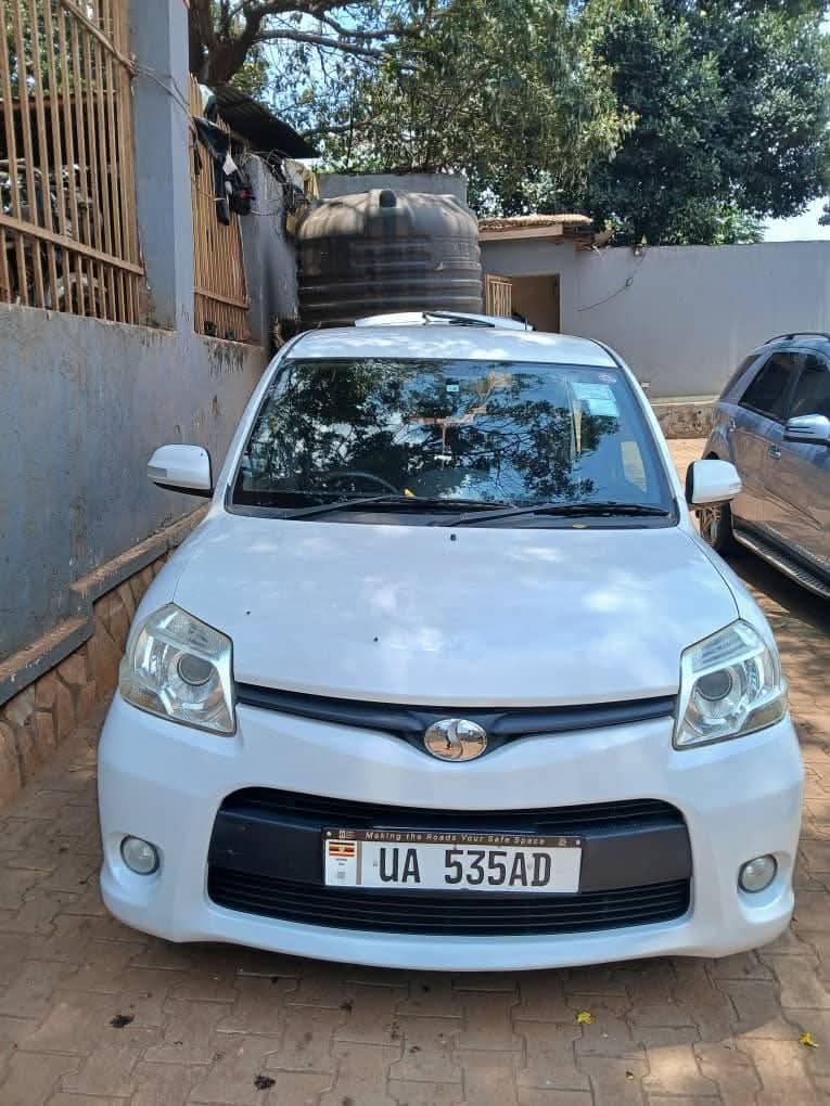 A picture of 2013 Toyota sienta